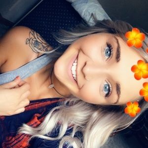 Meet your Posher, Jillian